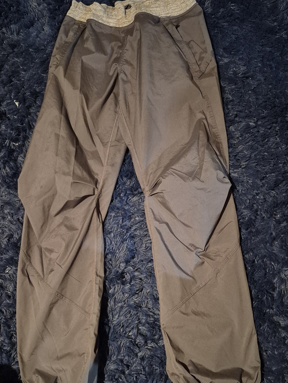 Men's Casual Elastic-Waist Pants in Dark Gray